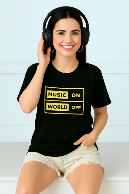 LUSSOVOGUE- Oversized T-shirt [Music On, World Off]
